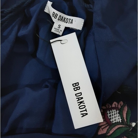 NWT BB Dakota Bria Tunic Dress S Embroidered Boho Bell Sleeve Tie Back Festival - Picture 9 of 11